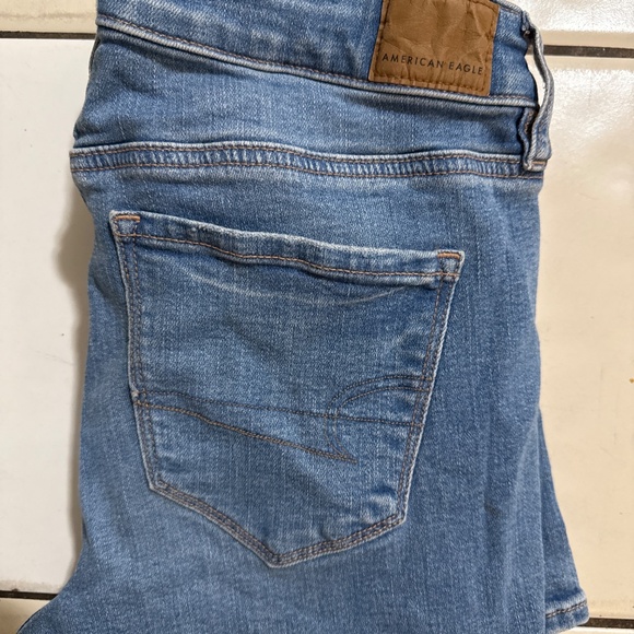 Women’s / American Eagle / High-Rise Skinny Kick / Size 10 Jeans - Picture 3 of 3
